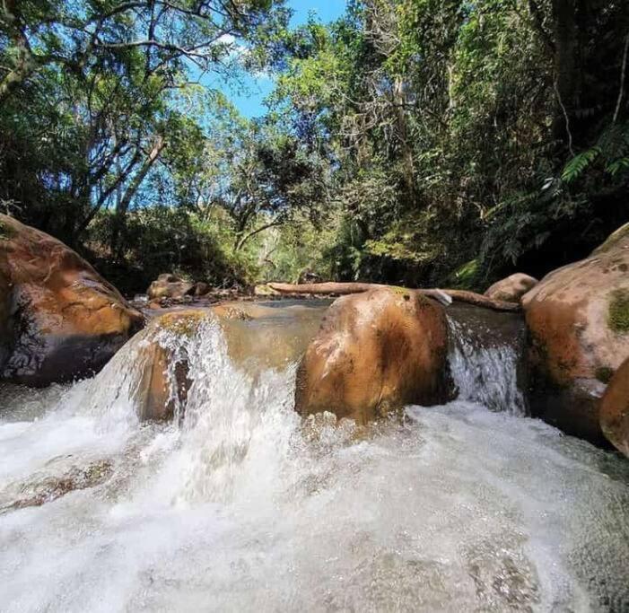 Chale Aconchegante Em Estancia Climatica Santo Antonio do Leite Ngoại thất bức ảnh