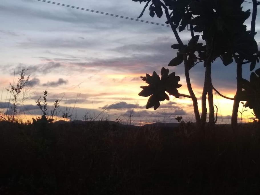 Chale Aconchegante Em Estancia Climatica Santo Antonio do Leite Ngoại thất bức ảnh